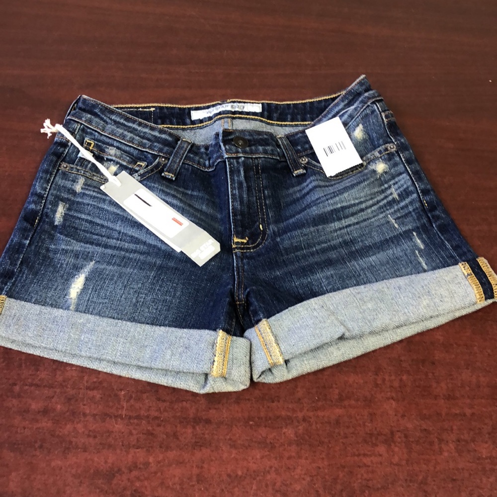 #154, Size 27, NWT Big Star Lust Mid Rise Short Jeans W/Stretch